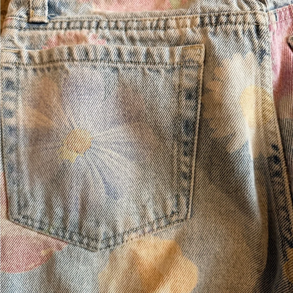 wild fable Floral Print Straight-Leg Jeans in Light Blue with Pastel Blooms - Picture 5 of 8